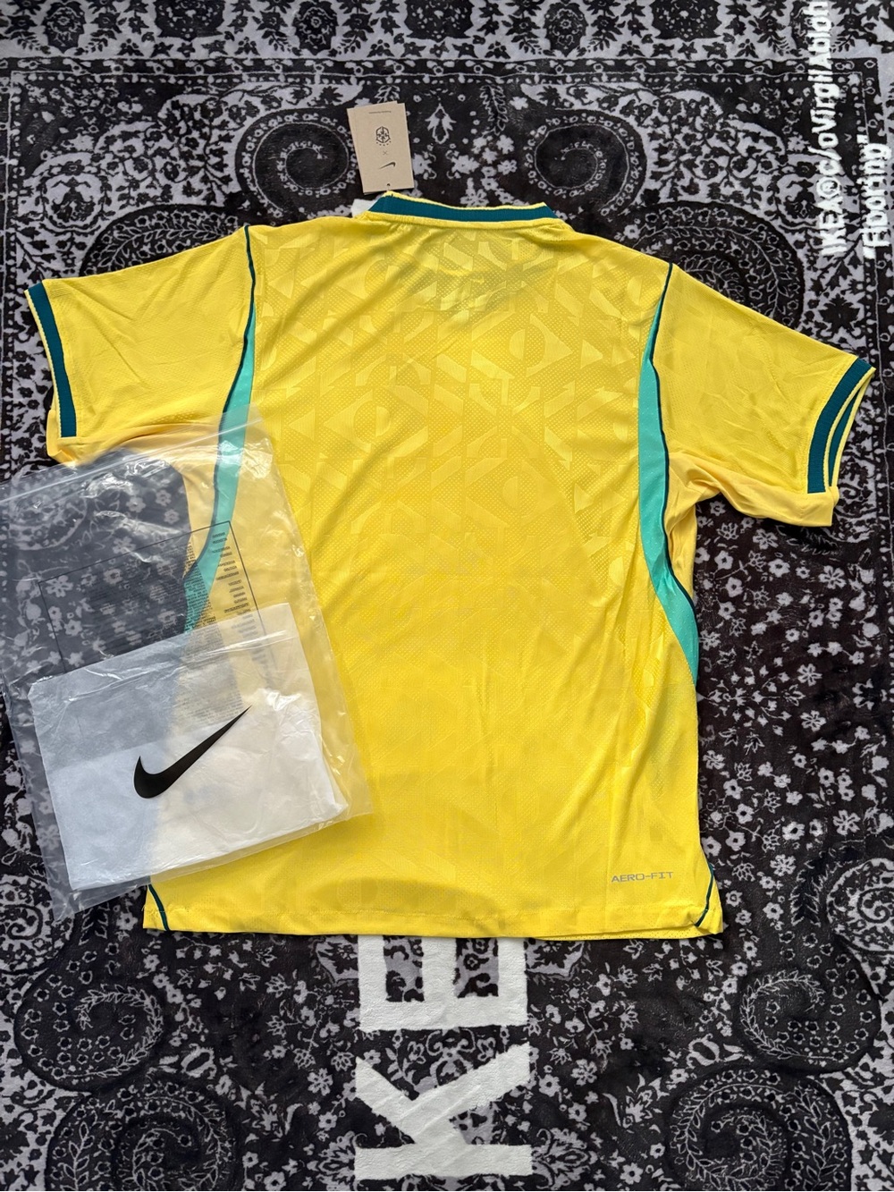 Brazil Home World Cup 2026 Jersey Men Size XL - Picture 2 of 3